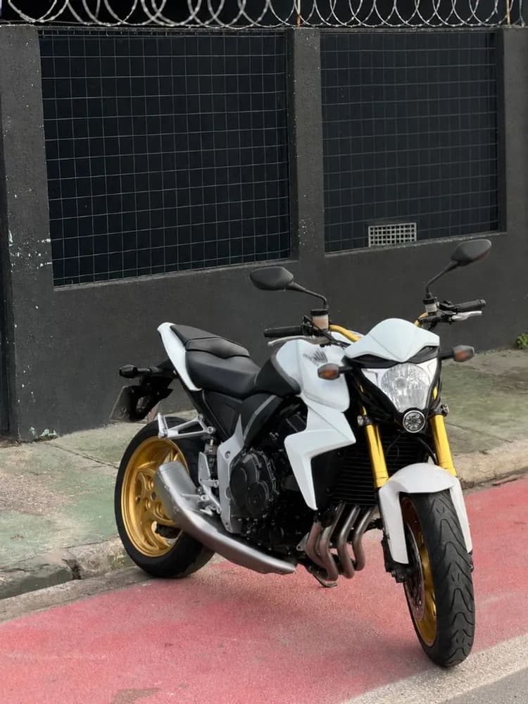 CB 1000