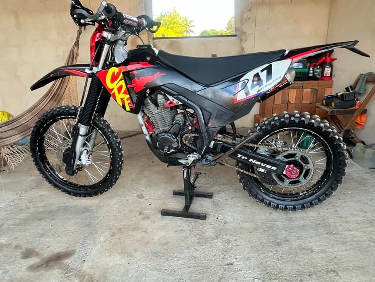 Crf lotada de acessórios !