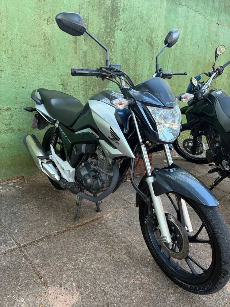 Vende-se 160 Titan 