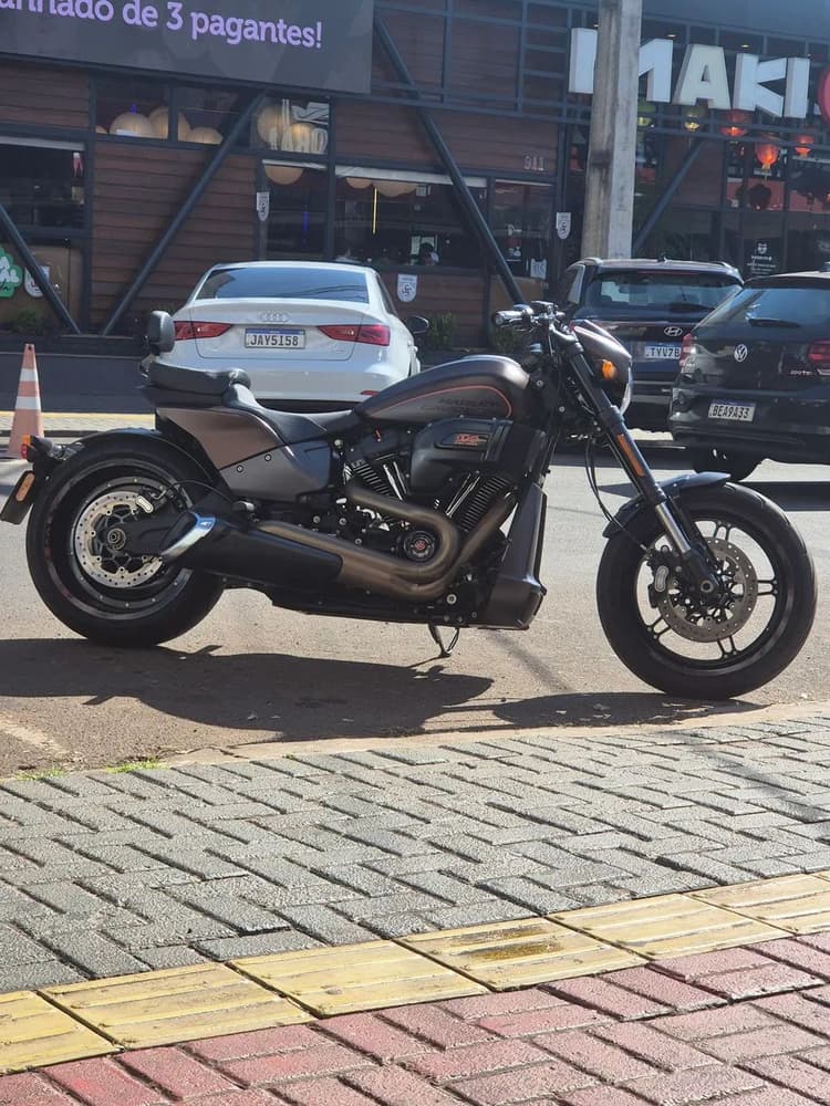 Vendo Harley FXDR 114
