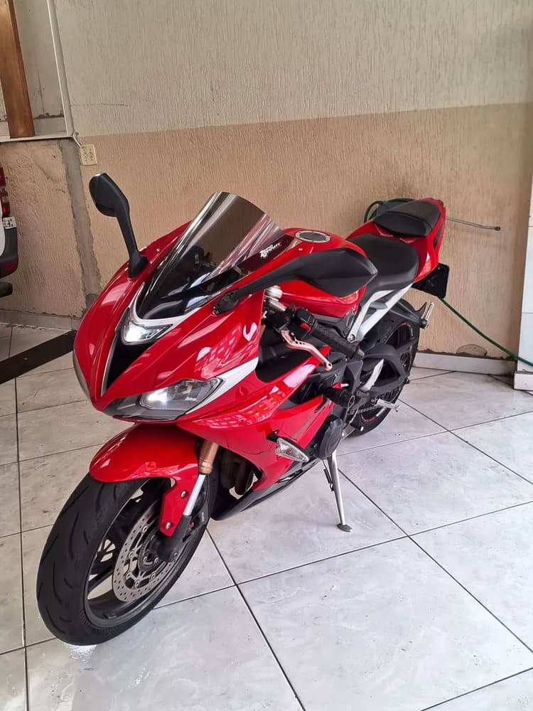 Daytona 675i 2015