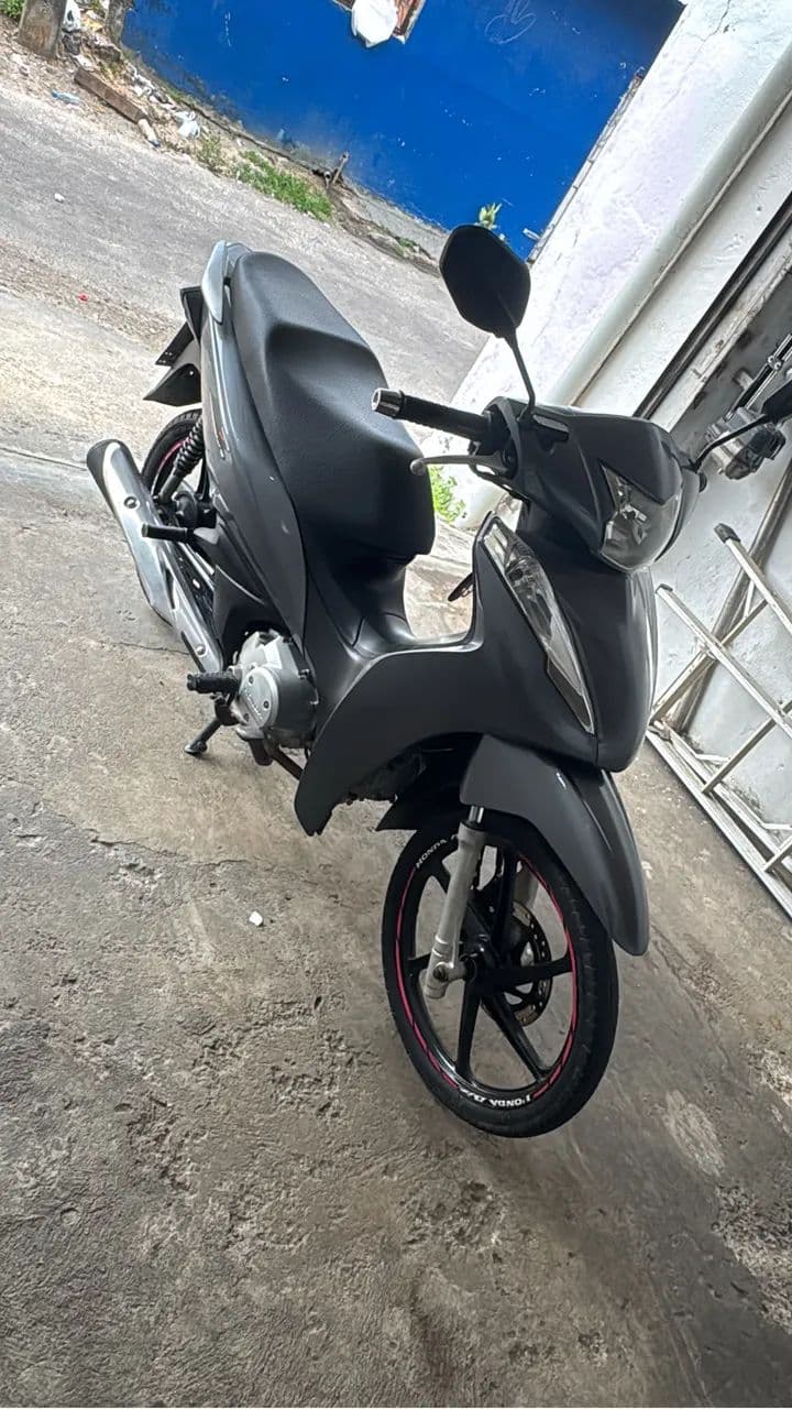 Moto bem conservada bis 