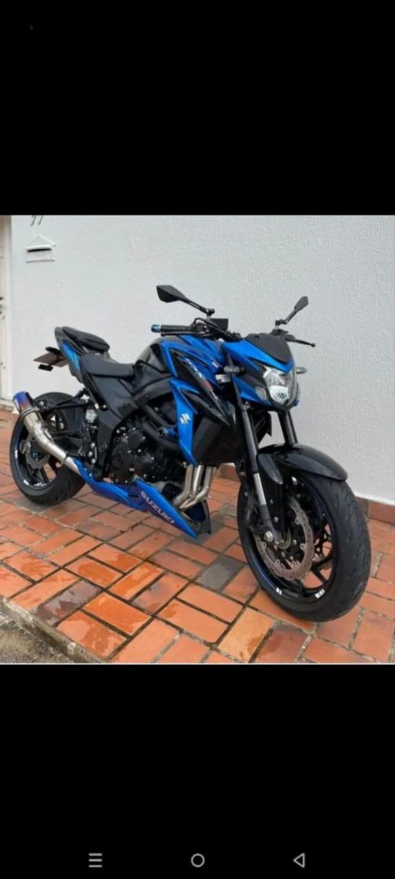 Suzuki GSX-S750