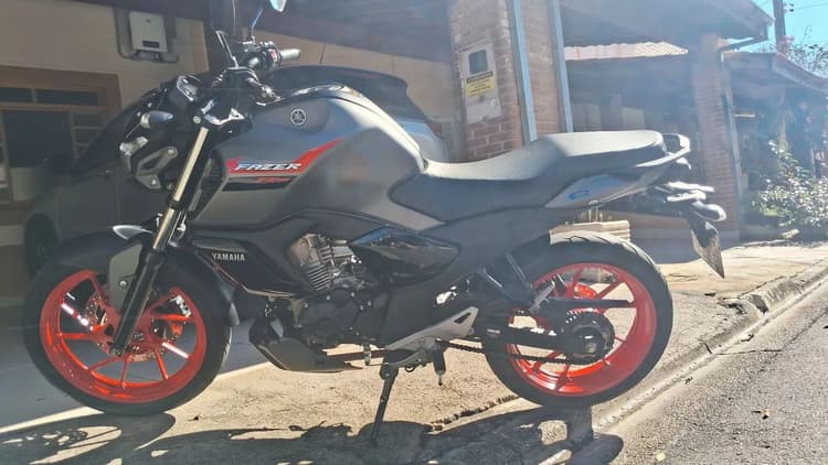 YAMAHA 