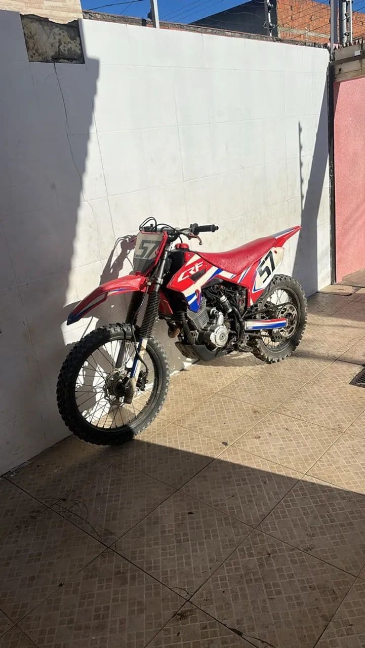Vendo CRF 230 com motor de 250 preparada 