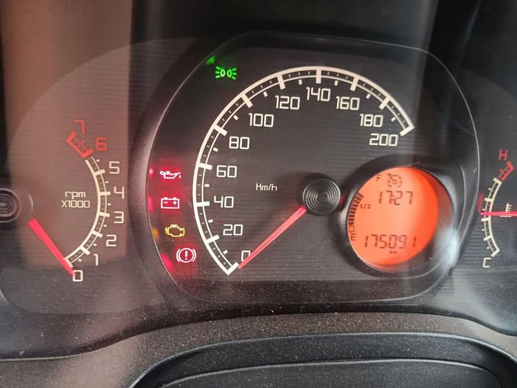 Fiat Strada Working 1.4 MPI Fire Flex 8V CD 2013