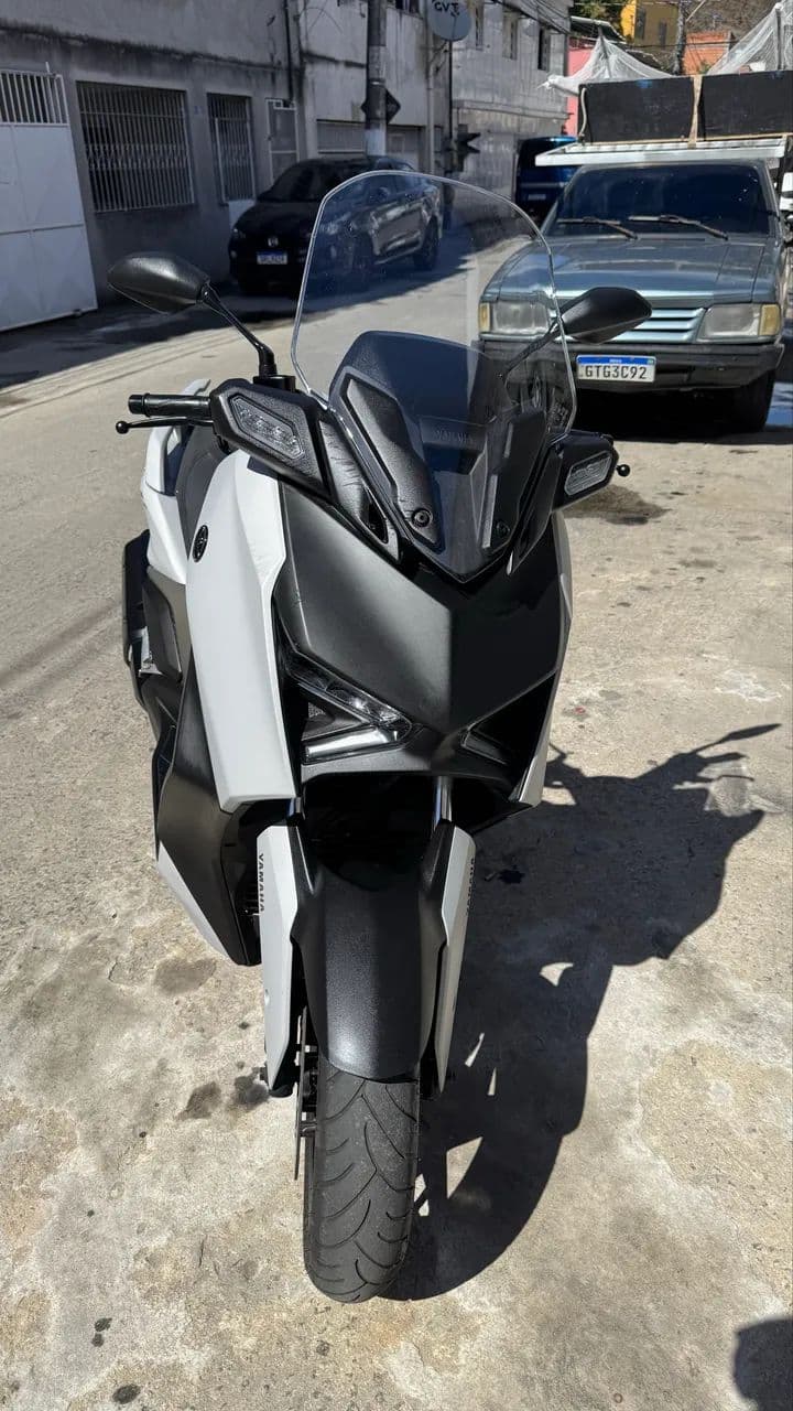 XMAX conect linda 