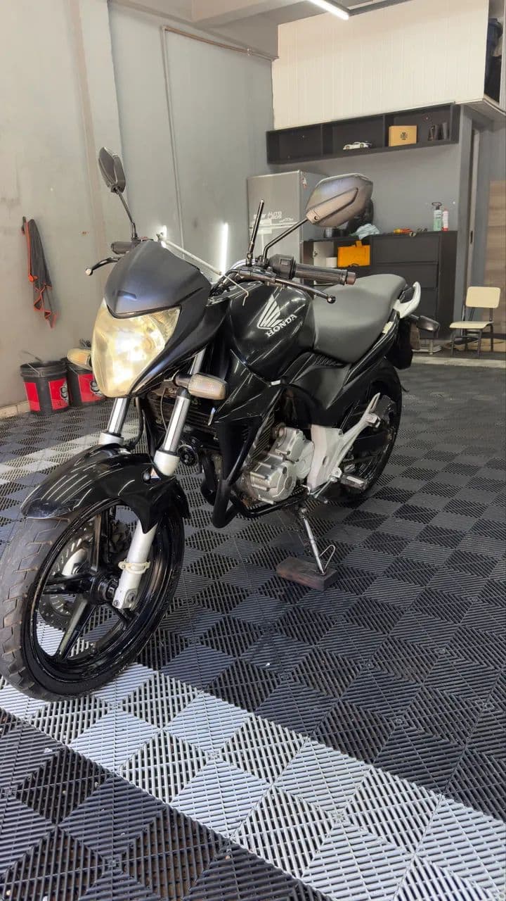  Honda CB300