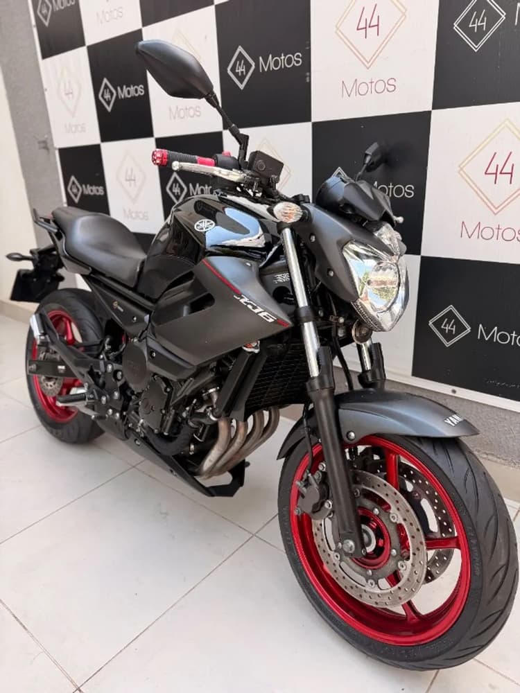 Yamaha XJ6 N 2013