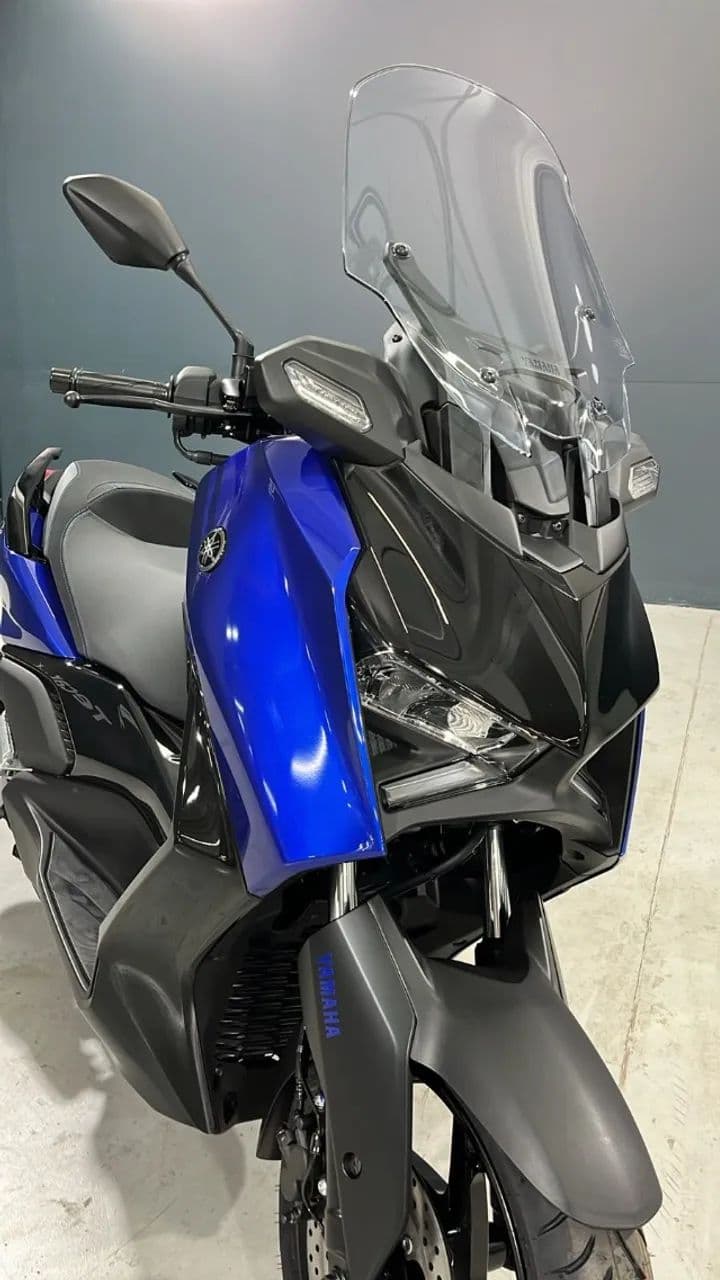 Xmax 300 Connected 26/27+ Eplacamento