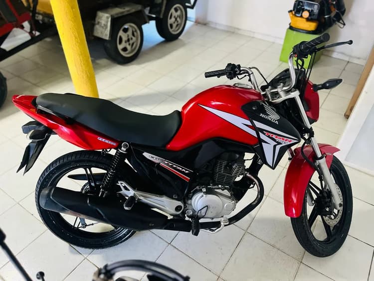CG Titan 150 EX     Ano 2015 