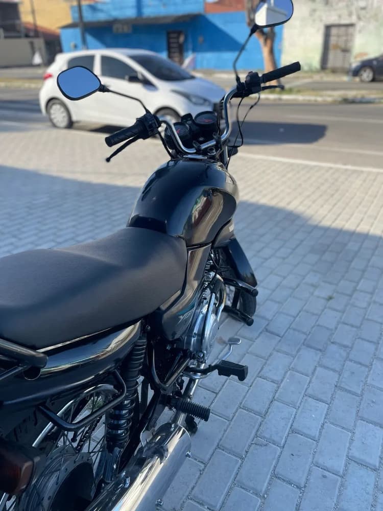 Moto boa e barata 