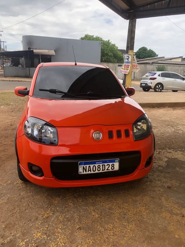 Fiat Uno Sporting 1.4 EVO Fire Flex 8V 4P 2012