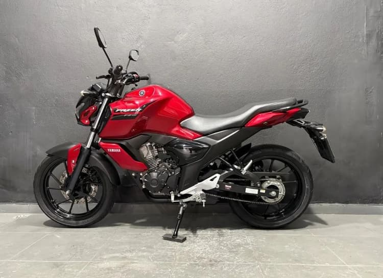 Fz15 nova
