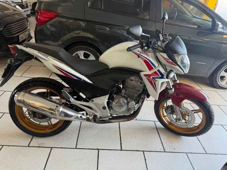 CB300