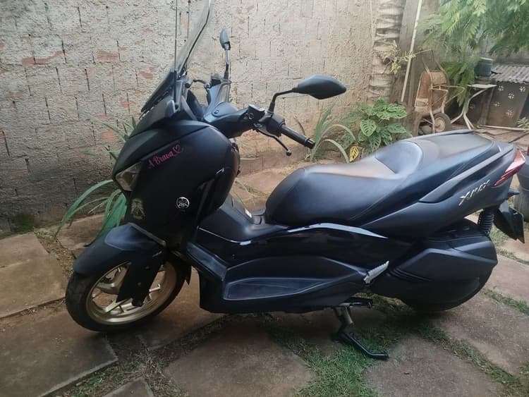 Xmax 250 em ótimo estado