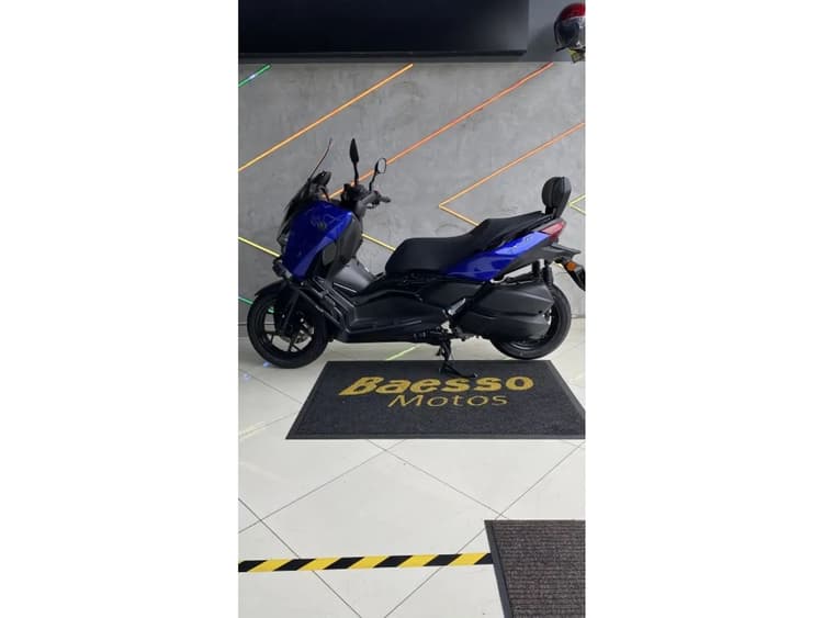 Yamaha Xmax 300 connected abs 2027