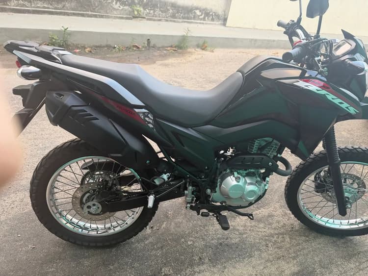 Bros 2025 preta
