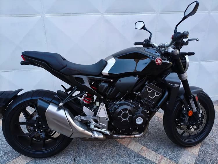 CB 1000r muito nova