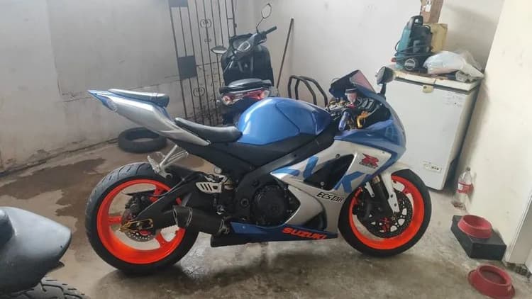 Moto excelente 
