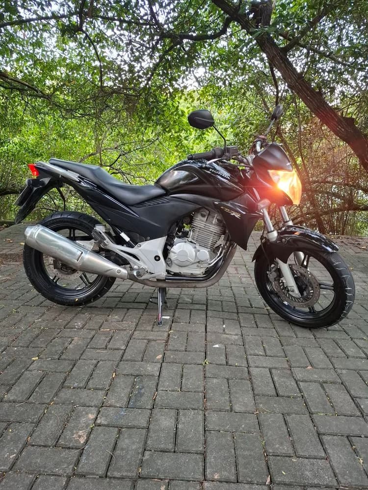 CB 300 HONDA 2014, CONSERVADA
