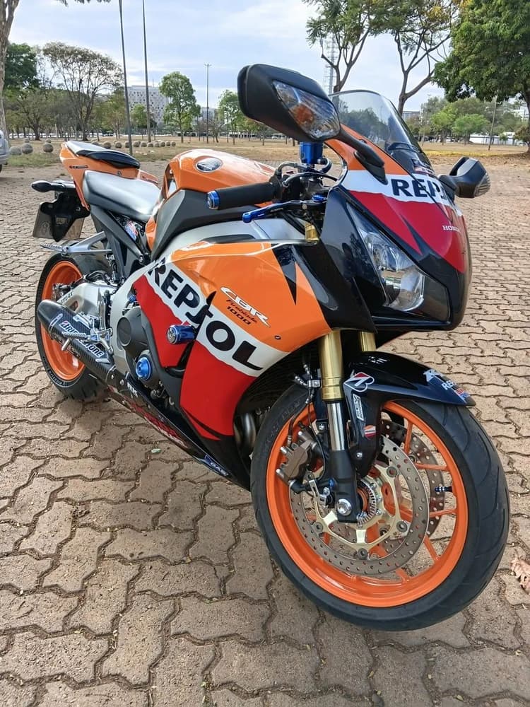 CBR 1000 Fireblade Repsol  com ABS