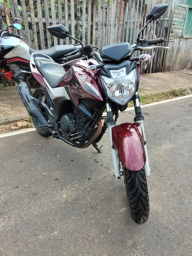 Vendendo essa moto yamaha