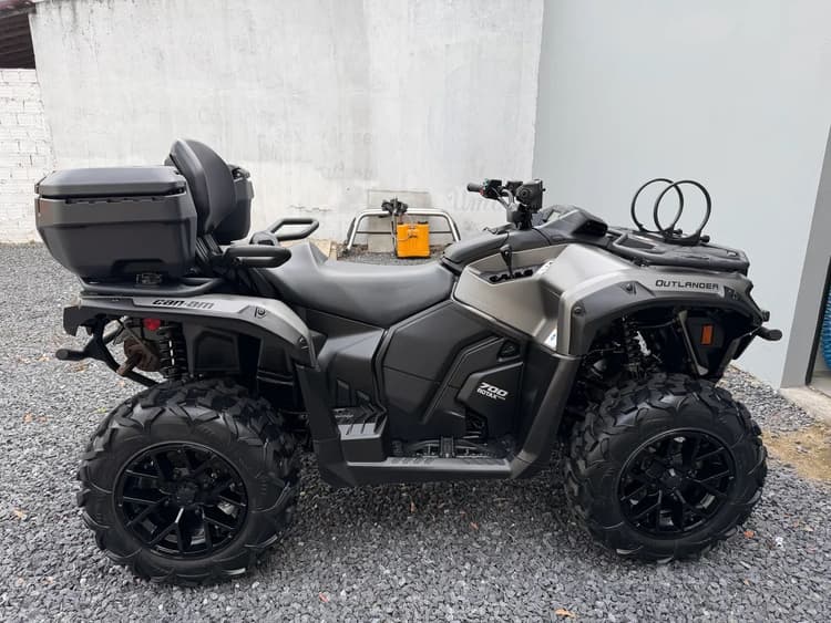 OUTLANDER 700 MAX XT