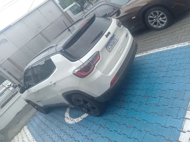 Jeep Compass Night Eagle 2.0 4X2 Flex 16V AUT 2018