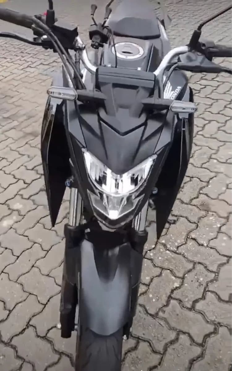 CB300 2025 NOVA