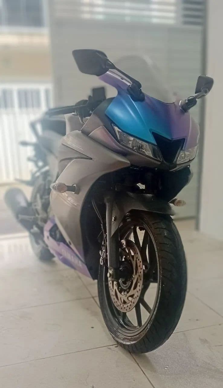 Yamaha R15 