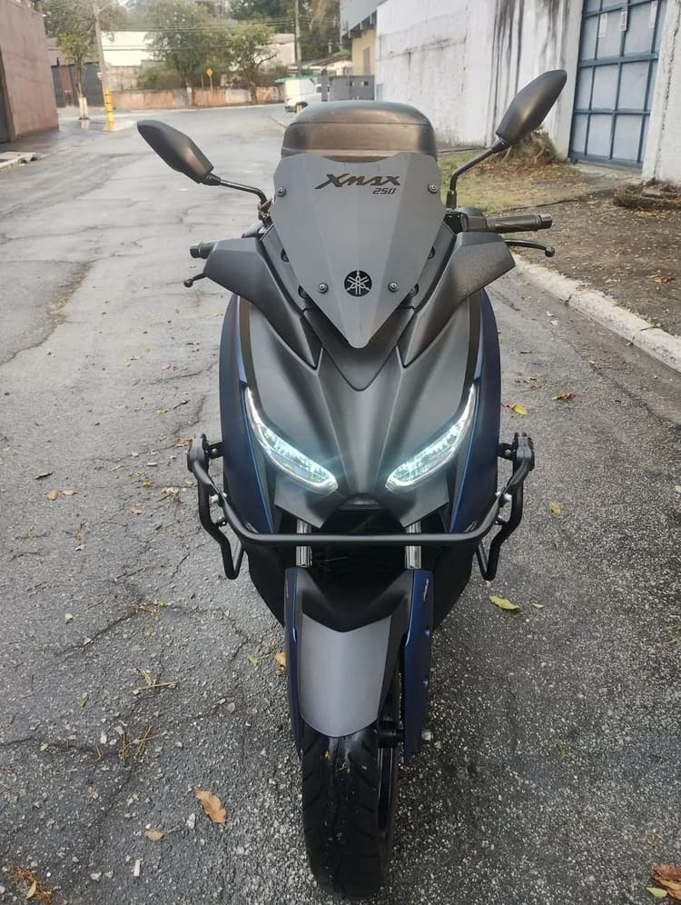 Xmax.  impecável 