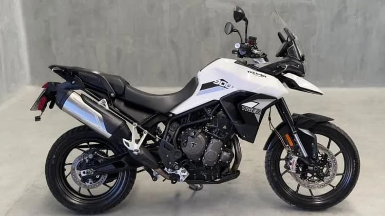 TRIUMPH TIGER 900