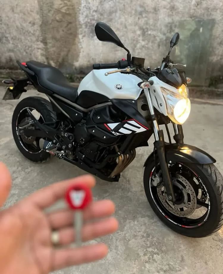 YAMAHA XJ6