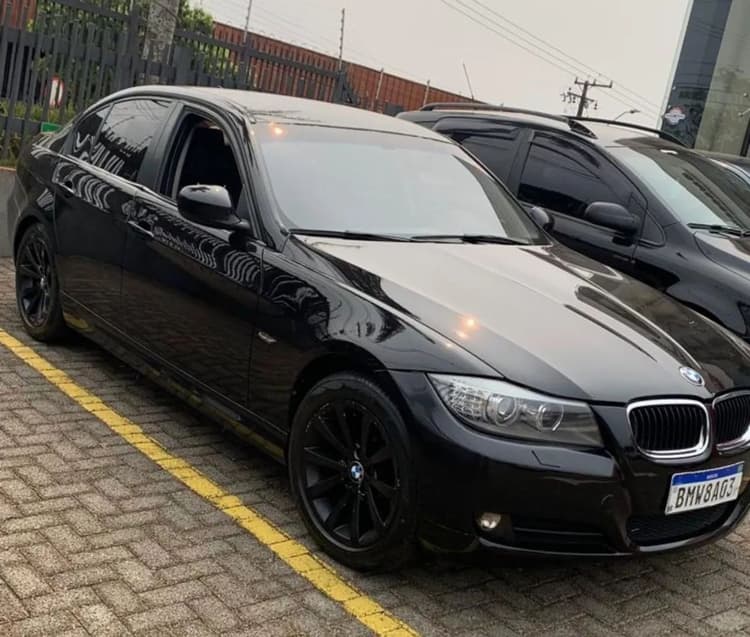 BMW 320I A 2010