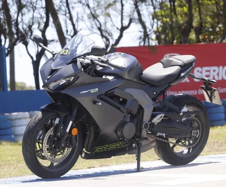 Vendo/troco Triumph Daytona 660 2025 IMPECÁVEL 