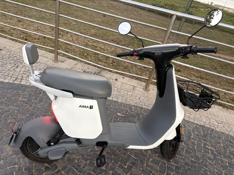 Vende-se scooter elétrica AIMA- E390 