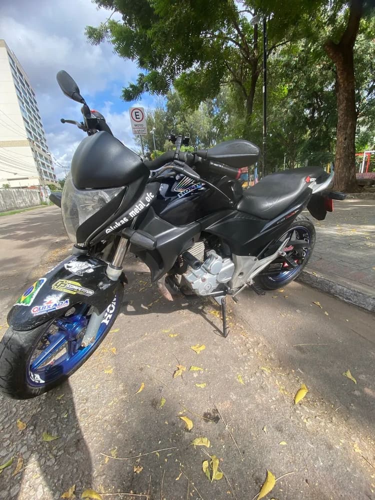 Vendo ou troco cb300r 2010
