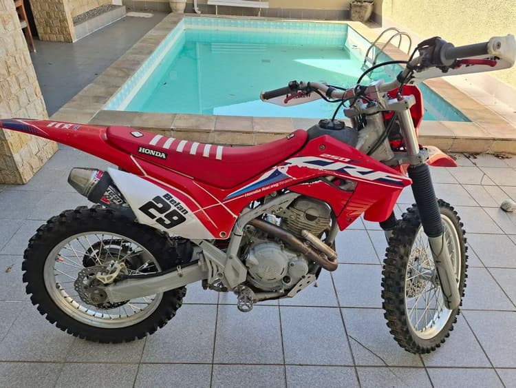 Crf 250f - REVISADA E COM ACESSORIOS