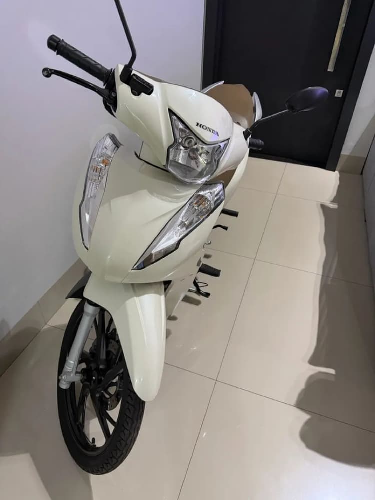 Biz Baixíssimo KM com freio de pé 