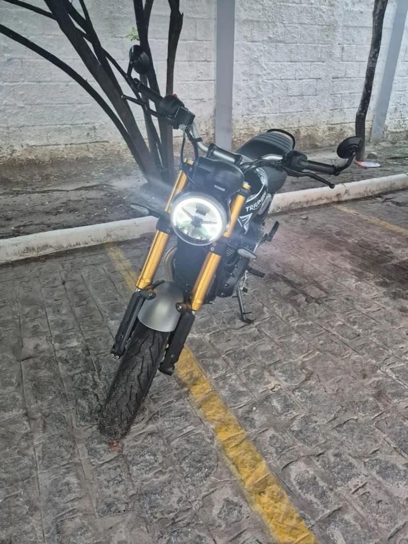 TRIUMPH SPEED 400