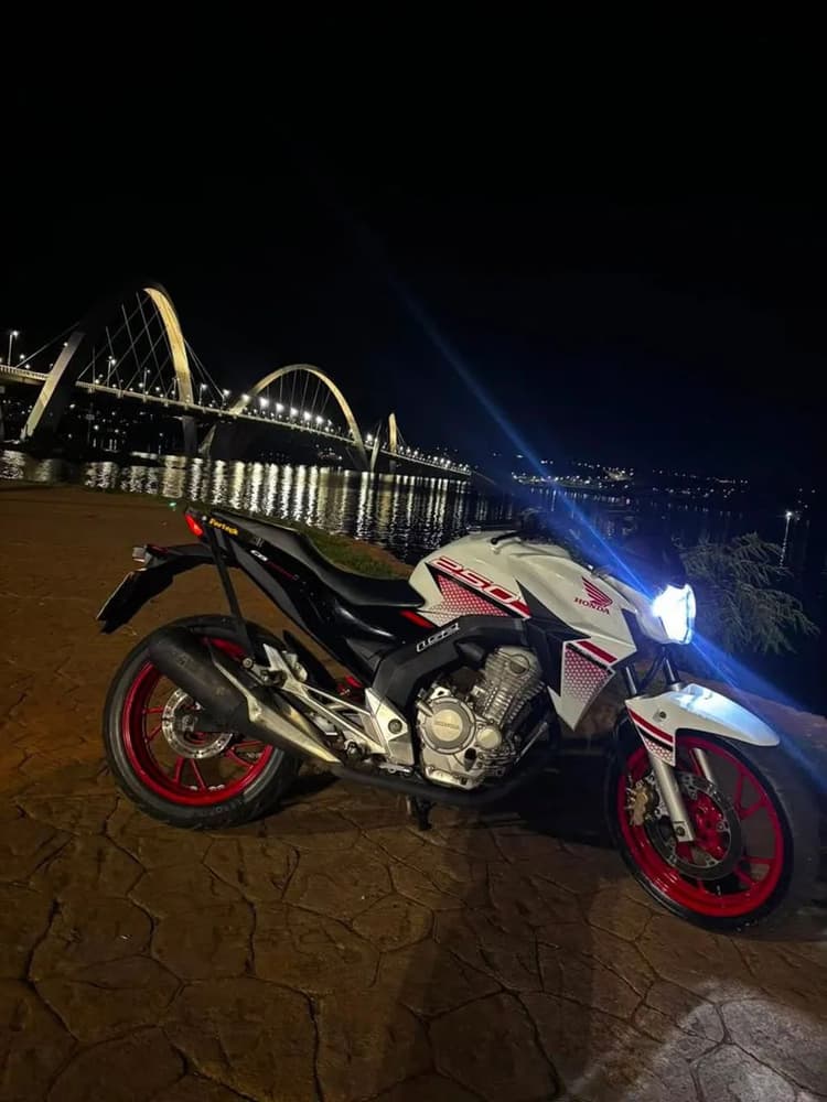 CB Twister 250 