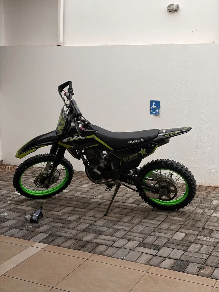 Honda CRF 230F Impecável