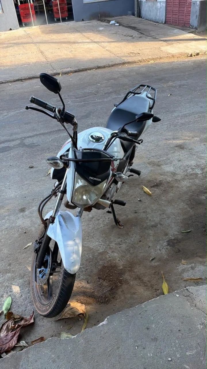 Vendo Moto em perfeito estado 