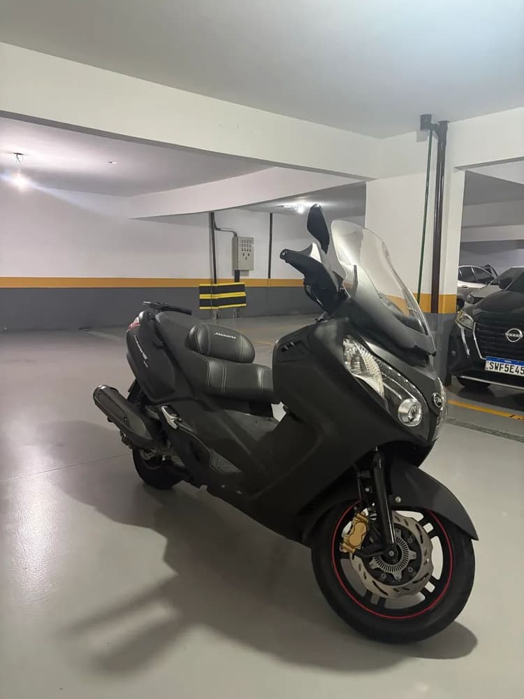 Dafra Maxsym 2021 preta 