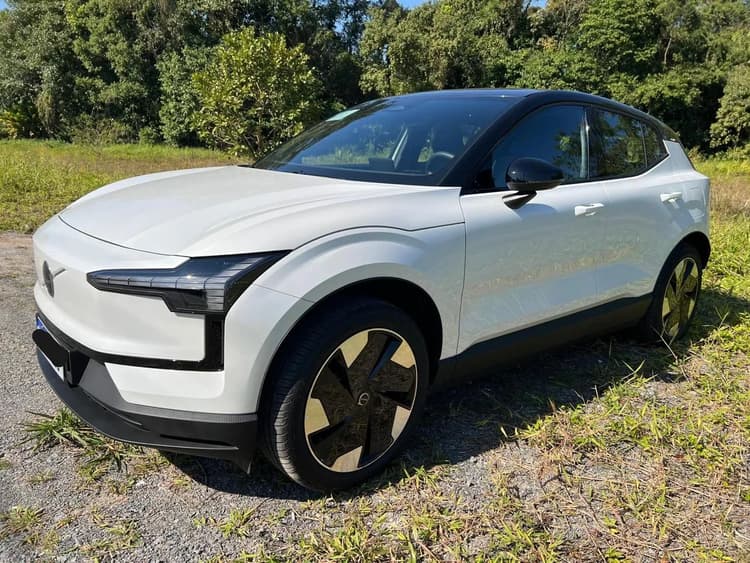 Volvo EX30 E60 Plus (elétrico) 2024