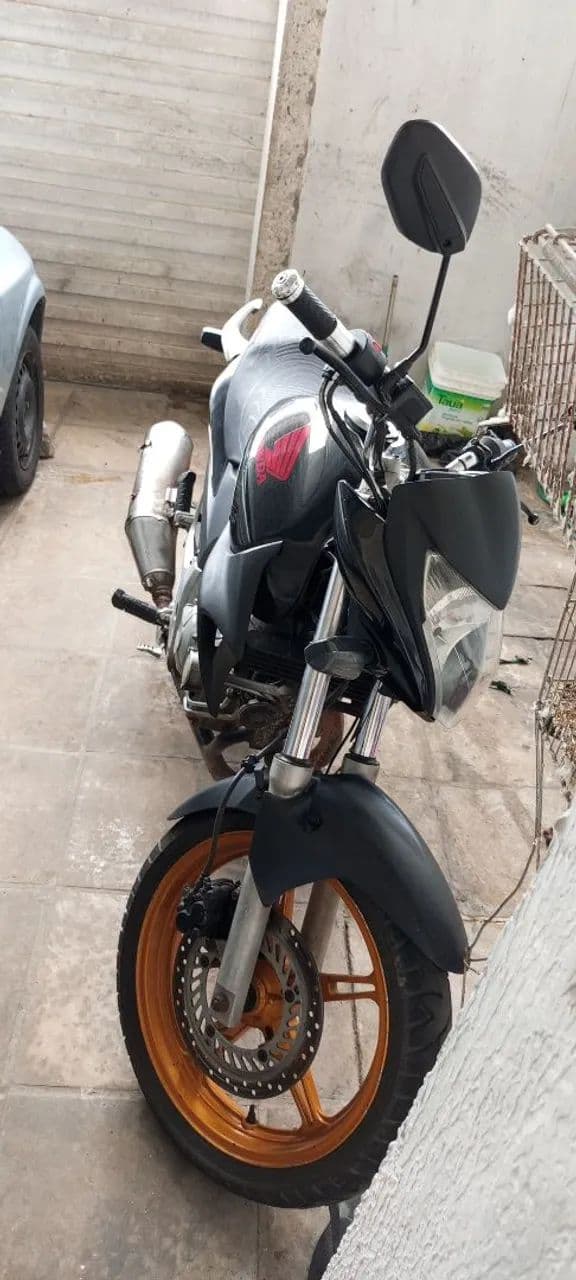 CB 300 