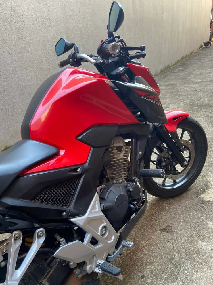 CB 300f 2024