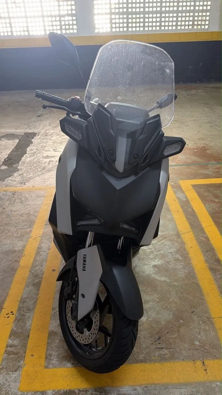 MOTOS