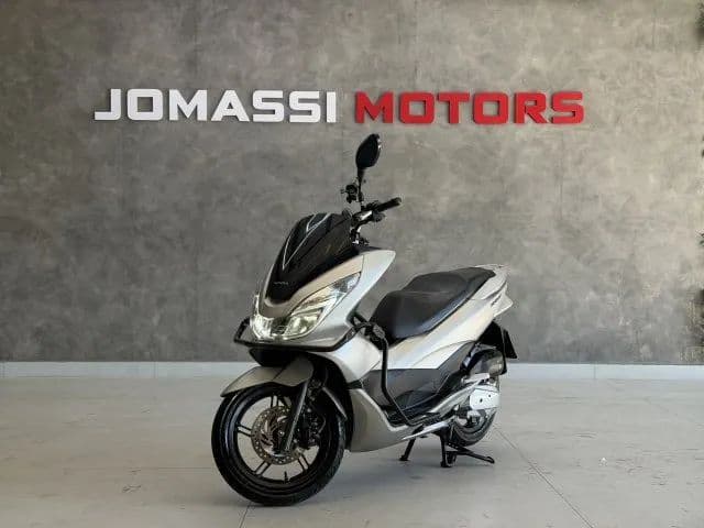 Honda pcx 2017 scooter